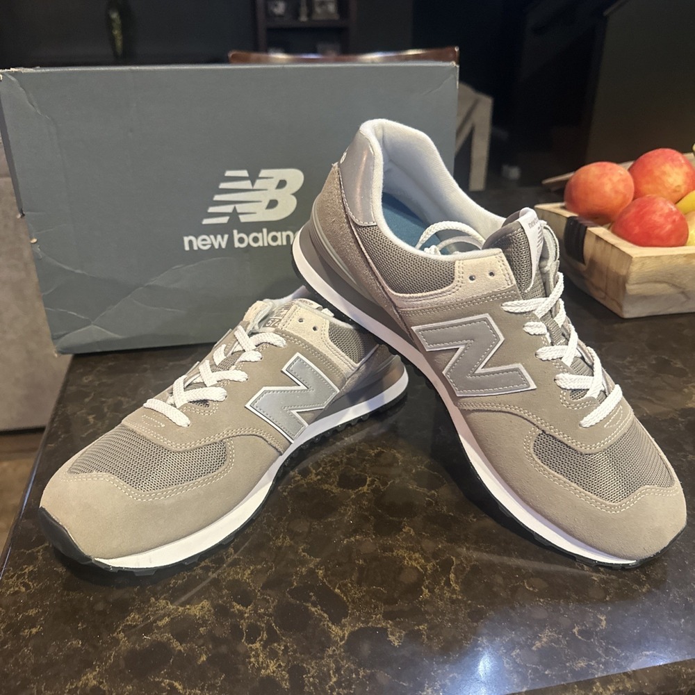 New Balance® MEN 13 —-574 Core Sneakers in Grey/NB White